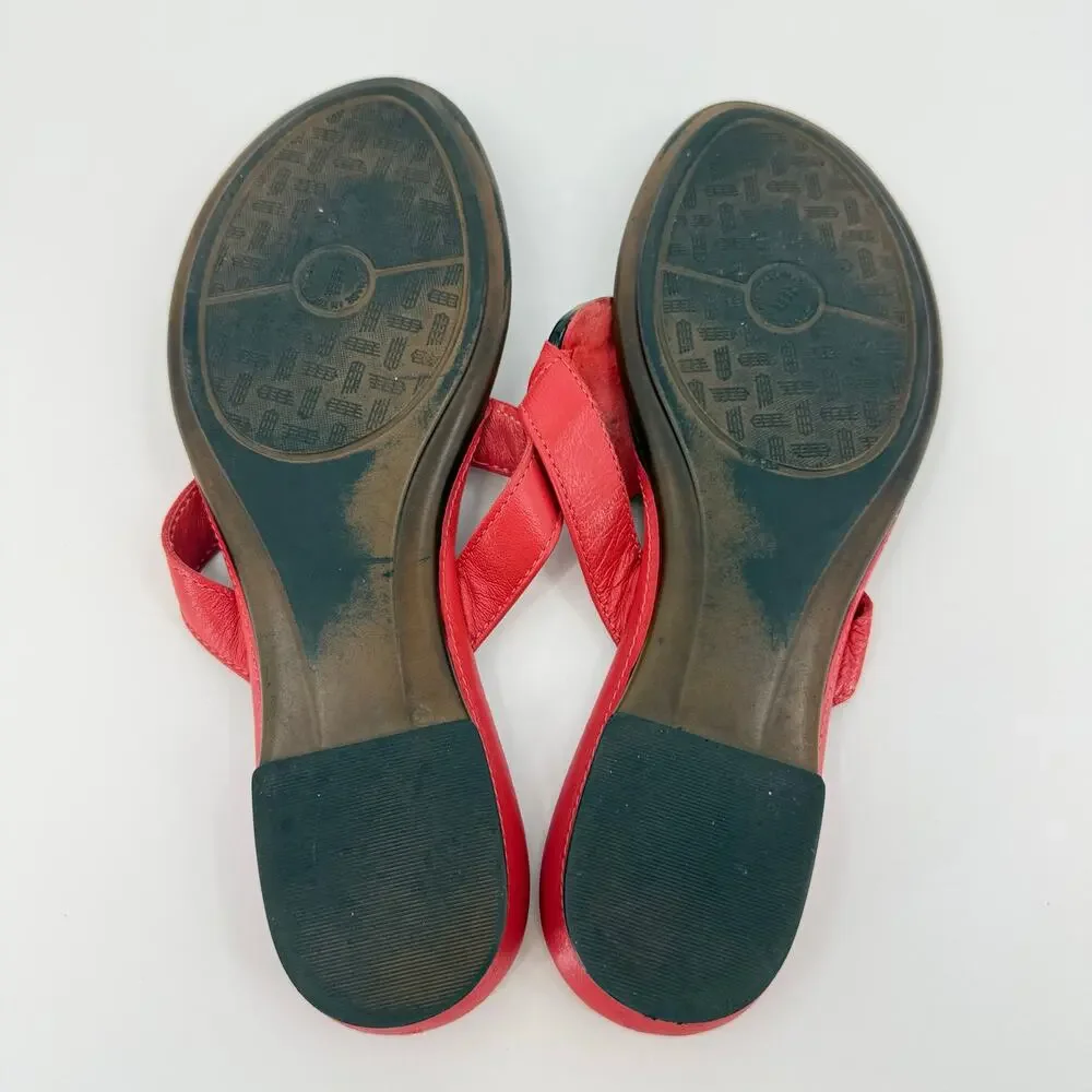 Luisa D'orio Size 10 Delicate Red Leather Thong Sandal Tortise Shell Medallion